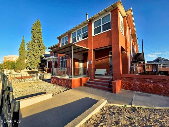 1114 E Rio Grande Ave