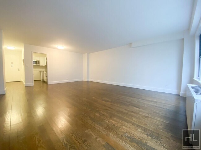 EAST 63 STREET in New York, NY - Foto de edificio - Building Photo