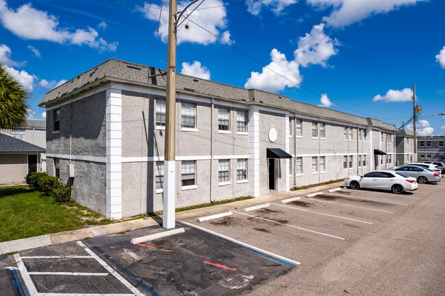 Catalina Isle Apartments in Orlando, FL - Foto de edificio - Building Photo