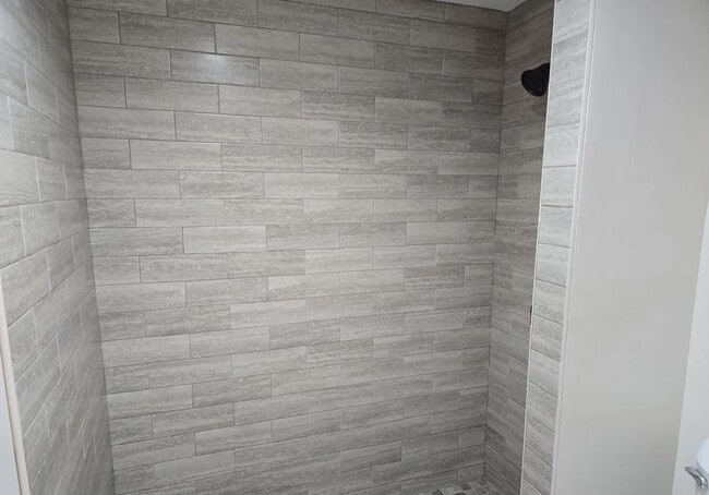 216 Glenview Blvd in Daytona Beach, FL - Building Photo - Building Photo