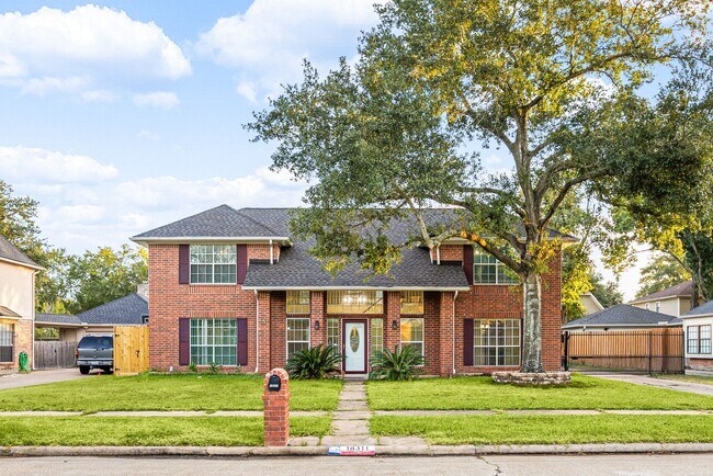 18311 Oak Hampton Dr in Houston, TX - Building Photo - Building Photo