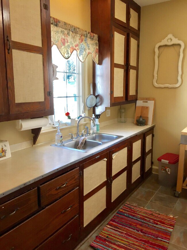 605 E California Ave and Nearby Urbana Apartments For Rent Urbana, IL