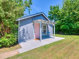 1145 NW 48th St, Unit 1145 1/2 Back unit in Oklahoma City, OK - Building Photo