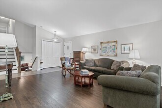 619 Leamington Ave in Wilmette, IL - Building Photo - Building Photo