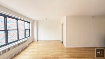 Fourth Avenue in New York, NY - Building Photo