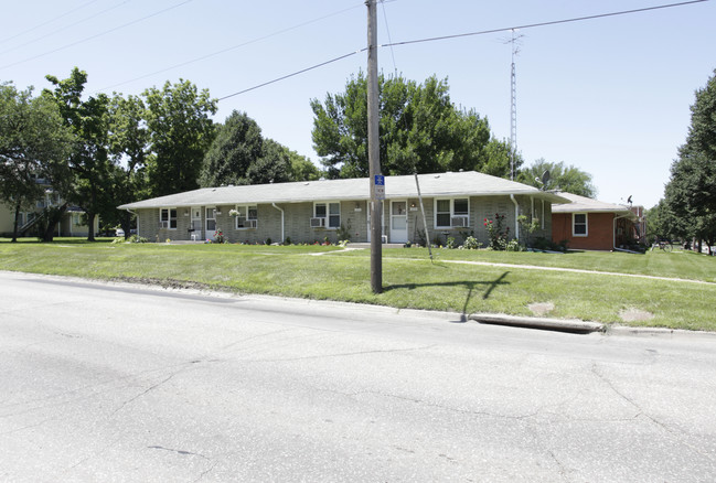 3329-3335 N 48th St in Lincoln, NE - Building Photo - Building Photo