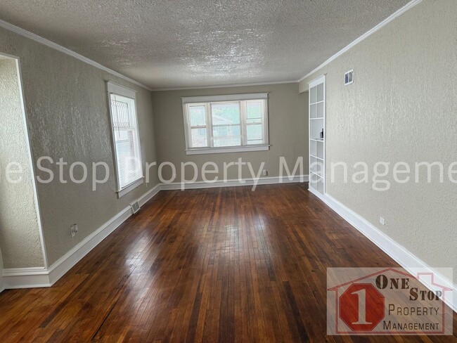 4034 Agnes Ave in Kansas City, MO - Building Photo - Building Photo