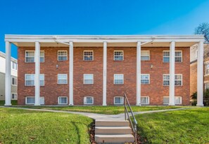 1662 Summit St in Columbus, OH - Building Photo