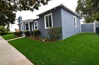 1634 6th St in Coronado, CA - Building Photo - Building Photo