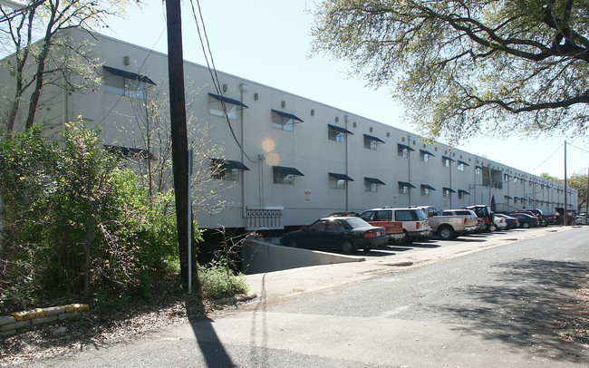 Camino Flats in Austin, TX - Foto de edificio - Building Photo