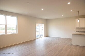 5005 Aiken Back Ln in La Grange, KY - Building Photo - Building Photo
