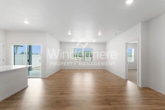 8737 W Millsap Ln in Spokane, WA - Building Photo - Building Photo