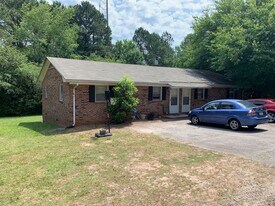 107 Hope Dr in Central, SC - Building Photo