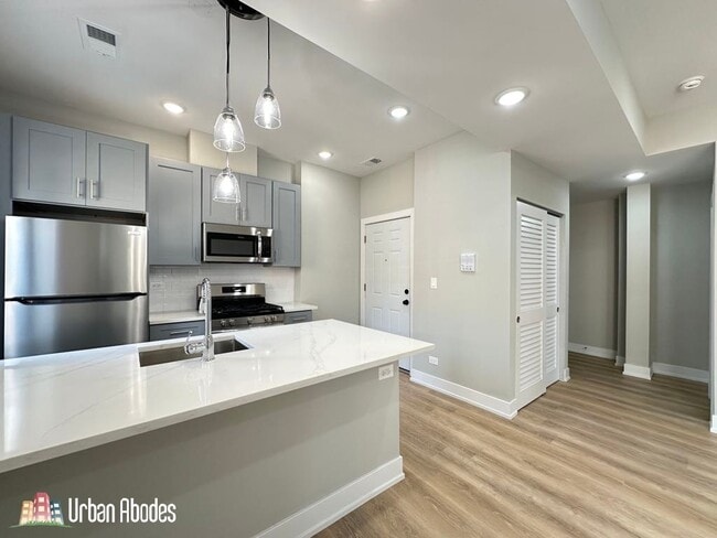 442 W Belden Ave, Unit A04C in Chicago, IL - Building Photo - Building Photo