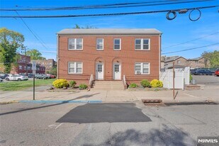 229 Columbia Ave in Cliffside Park, NJ - Building Photo