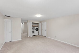 8500 SW Parkview Loop in Beaverton, OR - Foto de edificio - Building Photo