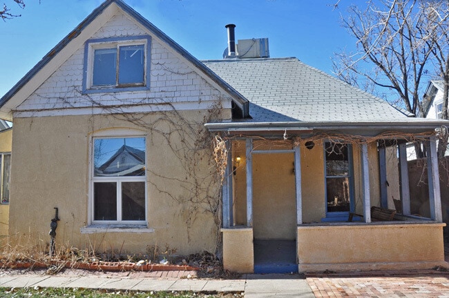 property at 711 Arno St SE