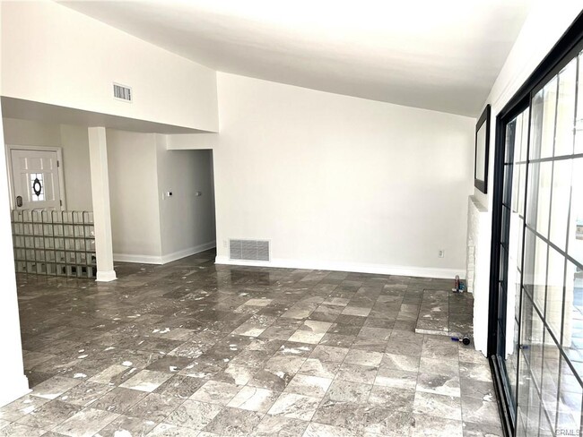 16725 Citronia St in Los Angeles, CA - Building Photo - Building Photo