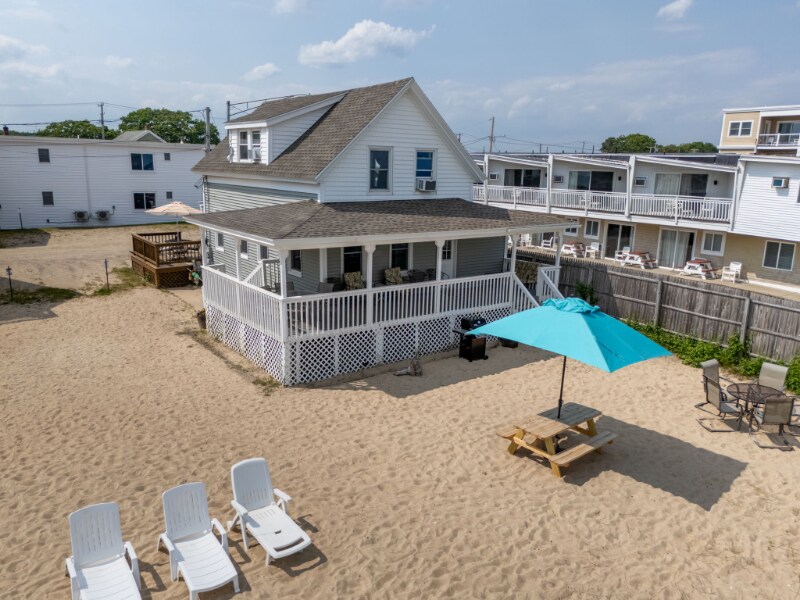 4 Traynor St in Old Orchard Beach, ME - Building Photo