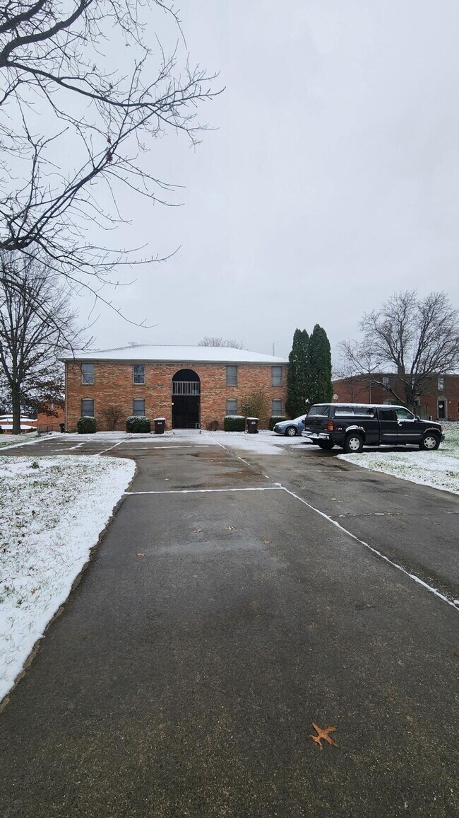 304 Remington Ct in Richmond, KY - Building Photo - Building Photo