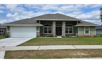 297 SW Silverpalm Dr in Lake City, FL - Building Photo