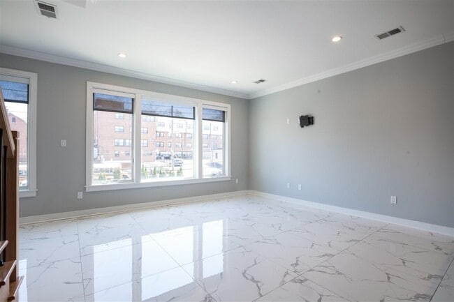 225 Columbia Ave in Jersey City, NJ - Building Photo - Building Photo