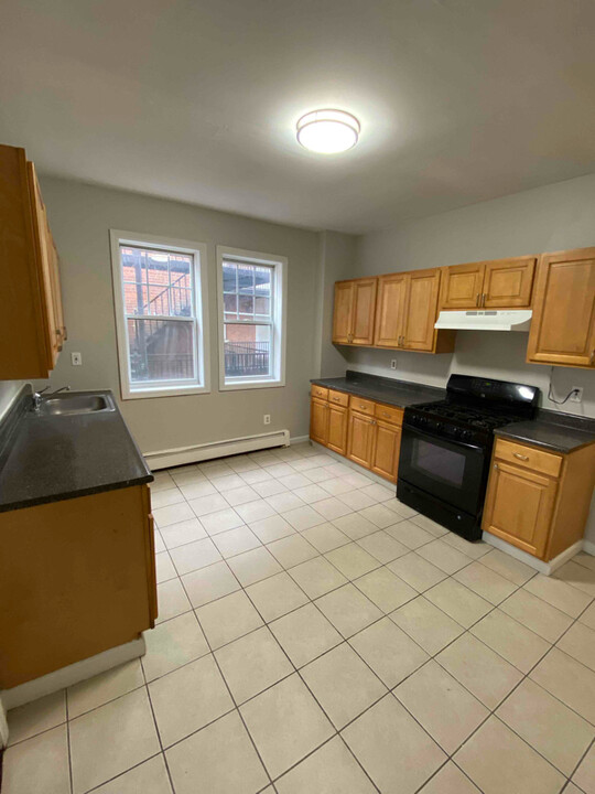 270 Sigourney St in Hartford, CT - Foto de edificio