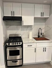 8852 Bluffdale Dr, Unit 1 in Los Angeles, CA - Building Photo - Building Photo