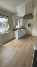926 S Lake St in Los Angeles, CA - Building Photo - Building Photo