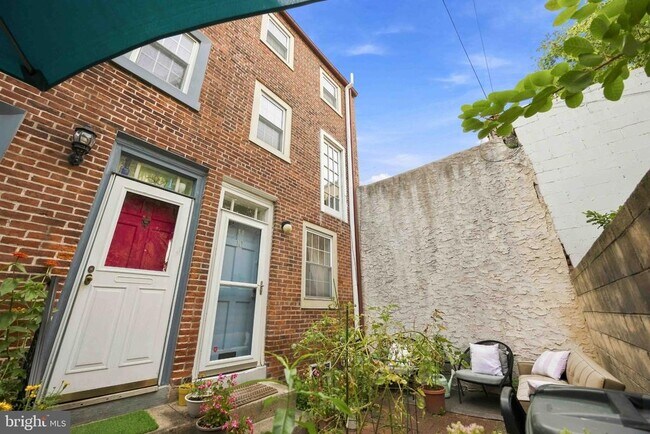 property at 725 Pemberton St