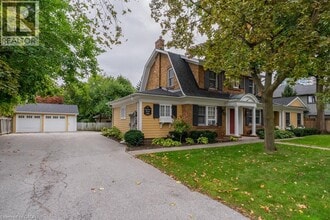 2080 Caroline St in Burlington, ON - Building Photo - Building Photo