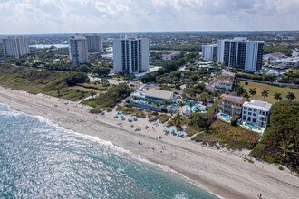 4740 S Ocean Blvd in Boca Raton, FL - Building Photo - Building Photo