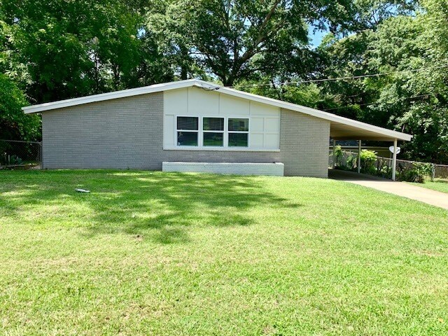 234 Roxbury Dr in Riverdale, GA - Building Photo