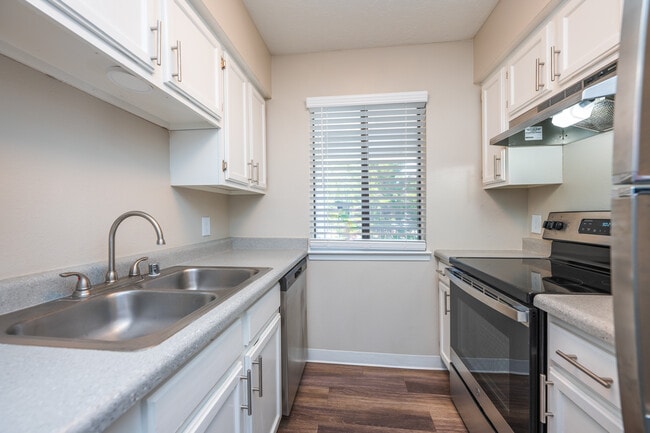 Meadowlark Apartments