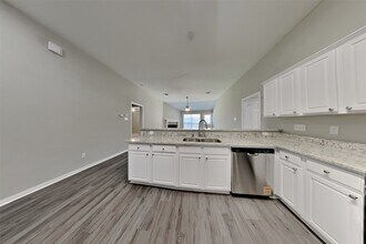 1015 S Wellsford Dr in Pearland, TX - Building Photo - Building Photo