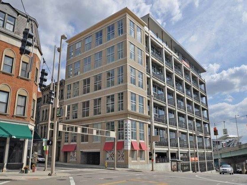 353 W 4th St in Cincinnati, OH - Building Photo