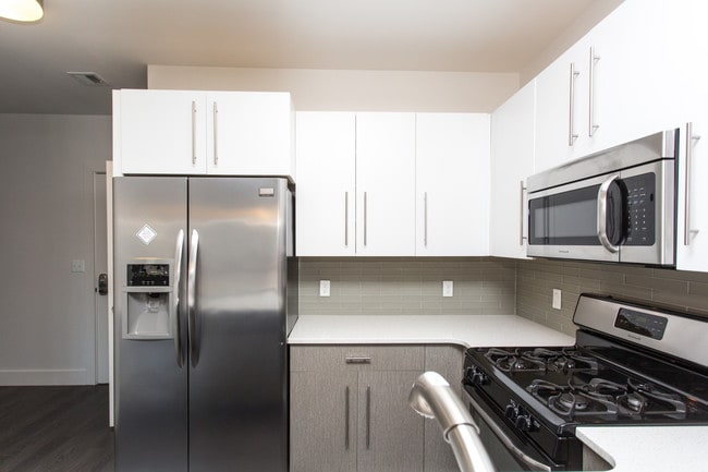 Gatehouse 75 in Charlestown, MA - Foto de edificio - Interior Photo