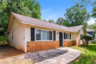 427 Huntsmoor Dr in Charlotte, NC - Building Photo - Building Photo