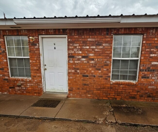 property at 2433 E 21st St