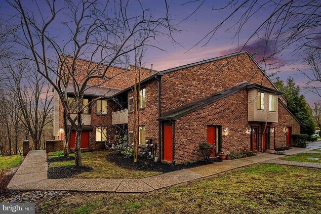 property at 910 Mountainview Dr