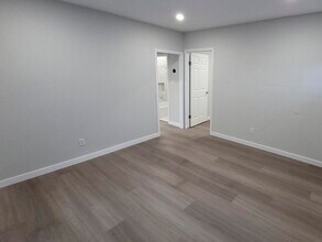 2203 Maricopa St in Torrance, CA - Foto de edificio - Building Photo
