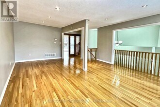 162 Matthew Boyd Crescent in Newmarket, ON - Building Photo - Building Photo