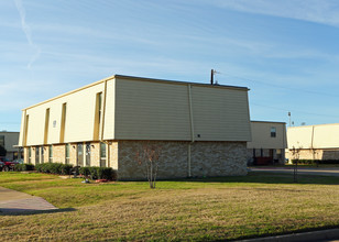 Crestmoor Park South in Burleson, TX - Foto de edificio - Building Photo