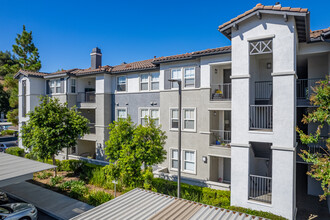 Canyon Crest in Riverside, CA - Foto de edificio - Building Photo