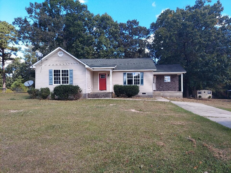 177 Georgia Ln in Washington, GA - Building Photo