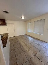 725 L St in Bakersfield, CA - Building Photo - Building Photo