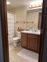 5322 Prill Rd, Unit B in Eau Claire, WI - Foto de edificio - Building Photo