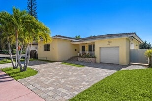 404 N Shore Dr in Miami Beach, FL - Building Photo