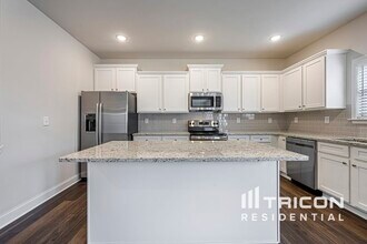 221 Margrave Dr in Holly Springs, GA - Building Photo - Building Photo