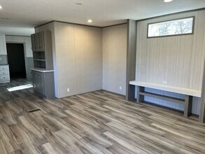 318 Norfolk Dr in Newport, NC - Foto de edificio - Building Photo